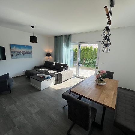 Вілла Doppelhaushaelfte Mit Terrasse Elmenhorst/Lichtenhagen Екстер'єр фото